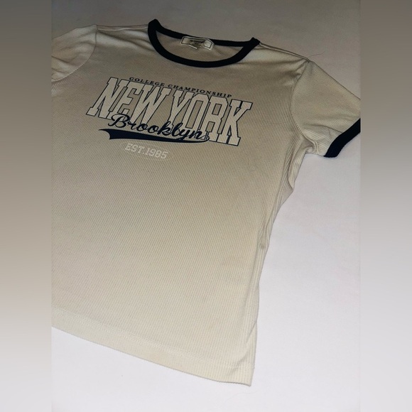 No Comment NY LA Cream and Navy Blue Graphic Tee - Picture 2 of 4